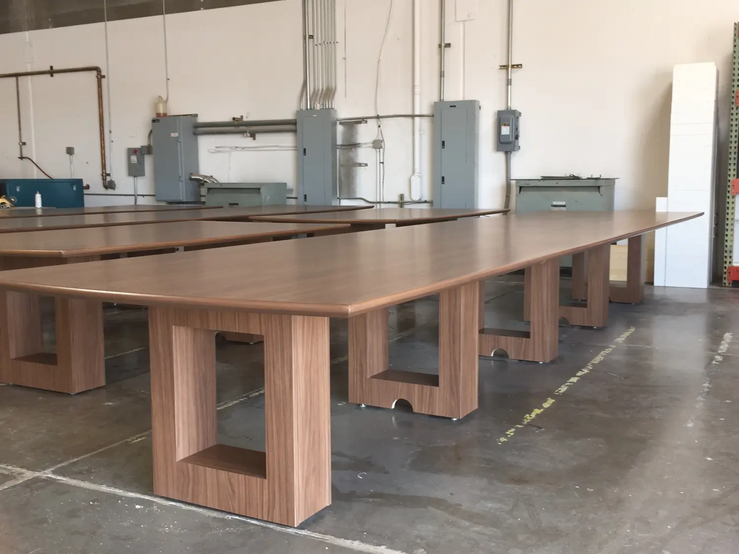 walnut-heights-conference-tables